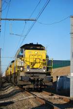 Drei Dieselloks der Baureihe 77/78 ziehen einen gemischten G�terzug �ber ...