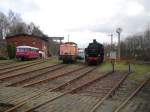 br-771--772-dr-171172-dr-vt-209-ferkeltaxe Reichsbahnflair im BW Adorf/Vogtl. Zur Saisoner�ffnug, am 11.04.10. Von rechts 972 711-6, 346 779-2, dahinter 772 155-8 und 86 1607-0.