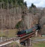 BR 78 78 468 mit dem DPE 91745 (Alpirsbach-Hausach) am 21. Februar 2010 bei Schenkenzell.