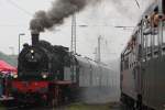 W�rend rechts ein Sonderzug,gezogen ...  Niklas Eimers 14.07.2011