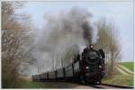 br-78 �GEG 78 618 mit einem Fotopersonenzug am 21.4.2010 kurz vor Eberschwang, unterwegs als SLP 19439 von Attnang-Puchheim nach Ried.