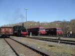 Lok WALDBR�L und zwei VT98er stehen im Gel�nde des Bw ...