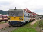 br-810 810 423-4 mit Os 5410 Nova Paka-Liberec auf Bahnhof Star� Paka am 13-7-2007.