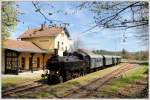 br-93 93.1420 am 22.4.2010 mit ihrem Fotoperser von Retz nach Drosendorf bei der Ankunft am Zielbanhof.