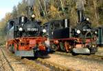 99 1590-1 und 99 1608-1 Kipsdorf in Okt. 1994  ...