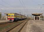BR ER 2T ER2T-7116-07R mit Regionalzug 6145 Skulte-Riga Pasazieru auf Bahnhof Riga Pasazieru am 30-4-2010.