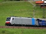 brennerbahn 186 281-2 mit einem Messzug in St. Jodok . Schublok war 1116 054-6. 04.06.2010