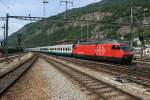 Ein Cis-alpino f�hrt ins Brig ein.  ...