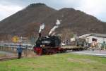 Brohltalbahn 99 7203 weilte an Ostern anl�sslich des Dampfspektakels bei der Brohltalbahn und bef�hrt hier mit einem G�terzug das Dreischienengleis der Hafenstrecke.