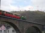 Brohltalbahn Diesellok D2 von O&K war am 11.4.10 Schublok f�r einen langen Personenzug der Brohltalbahn wo die Dampflok 99 7203 Zuglok war.Hier zusehen auf dem T�nissteiner Viadukt.