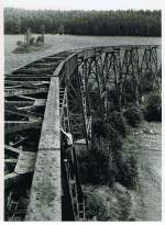 Eisenbahnbr�cke �ber das sogenannte ...  J�rgen Krey�el 29.04.2012