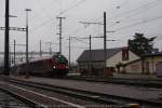 buchs-sg Lokf�hrer-Wechsel abgeschlossen und Ausfahrsignal 'offen'..
Danach setzte sich der doppelte Railjet in Bewegung, f�r die Fahrt nach Z�rich HB. Dies jetzt jedoch mit Steuerwagen voraus.
80 90 703 so seine nummerische Kennzeichnung.
Buchs SG 11.12.09