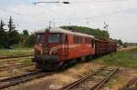 Der  Kutter  06080 hat am 8.5.2013 die bergabe zwischen Dimitrovgrad und
Septemvri zu bernehmen. Hier stellt er gerade die Wagen fr die Rckfahrt
nach Dimitrovgrad im Bahnhof Septemvri zusammen. 