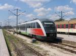 9552 10007 6/9552 10008 4 mit Zug 29103 Kardam-Varna (Кардам-Варна) auf Bahnhof Varna (Варна) am 23-08-2006.