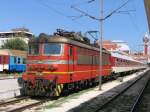 45 196 3 mit IC 8606 Varna-Plovdiv auf Bahnhof Varna am 23-08-2006.