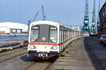 14.4.1993 - Hamburger Hafen. Für den Export bereitgestellt: Siemens Adtranz Metrobahn für Shanghai. Bild vom Dia.