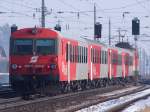 8073 2224-2 bildet bei R3021 den Zugschlu�, Ausfahrt Redl-Zipf;100107  ...