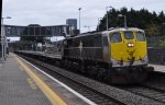 IERLAND sep 2009 THURLES LOC 085 met platte wagons geladen ...