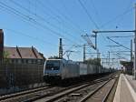 Railpool 185 678-0 zieht ...  Felix H�hne 07.06.2010