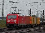 185 304-3 zieht am ...  Mario Sch�rholz 22.11.2011