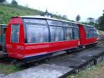 Auch die Panoramawagen wurden renoviert und erhielten einheitliches Rot - passend zur Aebi-Lok.