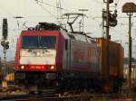 185 594-9 von Crossrail zieht einen Containerzug aus Aachen West ...