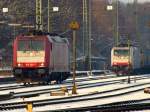 185 590-7 wurde gerade von ihrer Schwesterlok 185 578-2 (Christine) ...