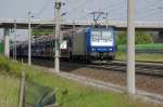 185 CL-008 sie geh�rt wohl momentan der Crossrail. Sie zieht ...