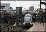 Triebzug 5664 fährt hier am 5.3.2017 um 14.27 Uhr aus dem HBF Kopenhagen nach Holbaek ab.