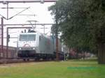 Hoffentlich keine Doublette in meinem Sortiment: Traxx-Lokomotive im Bf Padborg, 04.07.2009.