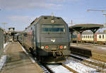 DSB ME 1520 (mit einem Regionalzug) Bahnhof Næstved am 10. Februar 2007. - Die dieselelektrische ME 1520 wurde 1983 von Henschel und Sohn gebaut. - Scan eines Farbnegativs. Film: Kodak Gold 200-6. Kamera: Leica C2.