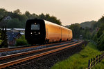 IC 3 Dieselltriebzug 5023 fährt im anendlichen streiflicht in Velje vorüber.Bild vom 20.5.2016 