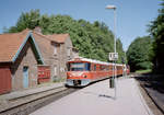 Gribskovbanen (GDS): Ankommend aus Gilleleje erreicht ein Dieseltriebzug am 30.