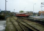 OHJ (Odsherreds Jernbane): Kommend aus Holbæk erreicht ein HTJ/OHJ-Triebzug bestehend aus einem Triebwagen Ym und einem Steuerwagen Ys am 7. November 1987 den Bahnhof Nykøbing Sjælland, den anderen Endbahnhof der OHJ. - Heute hat das Unternehmen Regionstog die OHJ-Bahnstrecke Holbæk - Nykøbing Sjælland übernommen. 