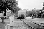 Lyngby-Nærum-Jernbane (LNJ / Nærumbanen): Ein Triebwagen des Typs Sm (Scandia 1952) erreicht im Juni 1968 den Haltepunkt Lyngby Lokal(station).  - Der Zug fährt in Richtung Jægersborg. - Bis 1936 endete die Bahn in Lyngby (am DSB-Bahnhof Lyngby; deshalb der Name), aber seit der Eröffnung der S-Bahn zwischen Kopenhagen und Holte 1936 fahren die Züge der Nærumbanen zwischen Nærum und Jægersborg (Jægersborg station), wo es Umsteigemöglichkeiten zwischen S-Bahn und Lokalbahn gibt. - 2002 wurde die Bahn ein Teil des Bahnunternehmens Lokalbanen A/S.