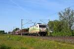 DB Cargo Scandinavia 185 326-3  I am a climate hero.  mit gemischtem Güterzug in Richtung Osnabrück (Hüde, 31.05.2023).