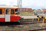 Midtjyske Jernbaner - Lemvigbanen: Der Steuerwagen MjbaD Ys 16 (DUEWAG 1983) steht am 4. August 2018 im Bahnhof Lemvig.