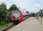 DSB S-Bahn Kopenhagen: Linie C (LHB/Siemens-SA 8150) S-Bf Islev am 24. Mai 2014. - Der Zug fährt nach Klampenborg über Vanløse, Flintholm, Valby, København H, Østerport und Hellerup.