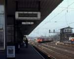 DSB S-Bahn Kopenhagen im Mai 1978: Bahnhof Hellerup - Zugzielanzeiger für die Linie C (Text: Vanløse over / über København H / Kopenhagen Hbf). 