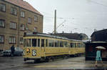 København / Kopenhagen Københavns Sporveje (KS) SL 6 (Tw 472 + Bw 1054) Østerbro, Ryparken am 6. Oktober 1968. - Das Foto entstand während einer Fotosonderfahrt. - Die beiden Wagen sind heute Museumsstücke im Dänischen Straßenbahnmuseum (Sporvejsmuseet Skjoldenæsholm), das sich in der Nähe der Stadt Ringsted (auf der Insel Sjælland / Seeland) befindet. - Scan von einem Farbnegativ. Film: Kodak Kodacolor X.