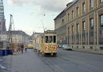 København / Kopenhagen Københavns Sporveje (KS) SL 2 (Tw 552 + Bw 15xx) København K, Stadtzentrum, Slotsholmen am 10. März 1969. - Die Bauten rechts sind Thorvaldsens Museum (vorne) und Christiansborg Slotskirke. - Scan eines Farbnegativs. Film: Kodak Kodacolor X.