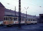 København / Kopenhagen Københavns Sporveje (KS): Der Tw 502 mit dem Bw 1553 auf der SL 2  wartet im November 1968 im Straßenbahnbetriebsbahnhof Sundby (Sundby remise) auf den Stoßverkehr. - Scan eines Diapositivs.