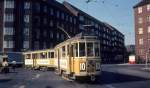 København / Kopenhagen Københavns Sporveje (KS) SL 10 (Tw 600 + Bw 15**) Valby, Toftegårds Plads im August 1968. - Der Zug kommt vom Straßenbahnbetriebsbahnhof Valby. - Scan eines Diapositivs. Film: AGFA CT 18.