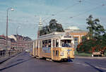 København / Kopenhagen Københavns Sporveje (KS) SL 10 (DÜWAG/Kiepe-GT6 863) København K, Slotsholmen, Vindebrogade / Stormbro am 5. Oktober 1968. - Im Hintergrund sieht man den Turm der Sankt-Nikolaj-Kirche und (rechts) Thorvaldsens Museum, das viele Skulpturen vom dänischen Bildhauer Bertel Thorvaldsen (1770 - 1844) besitzt. - Scan eines Diapositivs. Kamera: Canon Canonet QL 28.