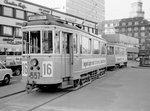 København / Kopenhagen Københavns Sporveje (KS) SL 16 (Tw 557 + Bw 15xx) Vesterbro, Vesterbrogade im April 1968. - Scan von einem S/W-Negativ. Film: Ilford FP 3.