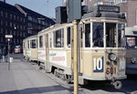 København / Kopenhagen Københavns Sporveje SL 10 (Tw 601 + Bw 15xx) Valby, Toftegårds Plads im April 1968. - Scan von einem Farbnegativ. Film: Agfacolor CN17.