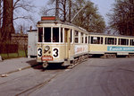 København / Kopenhagen Københavns Sporveje (KS): Der Tw 522 und ein Bw der Serie 1501-1583 (Hauptwerkstätte der KS 1930 - 1941) verlassen eines Tages im April 1968 den Straßenbahnbetriebsbahnhof Svanemøllen, um einen Kurs als E-Wagen auf der SL 3 anzufangen. - Scan von einem Farbnegativ. Film: Agfacolor CN17.  