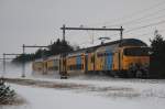 NS Triebzug 7871 mit ein Regionalzug Nijkerk-Zwolle in der Nähe ... NS Triebzug 7871 mit ein Regionalzug Nijkerk-Zwolle in der Nähe ...