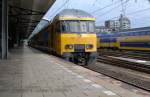 Ein vierteiliger DD-AR in Hbf Haarlem am 15. Juli 2010 ...