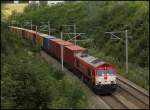 PB13 von Crossrail kommt vor einem roten Signal langsam zum ...